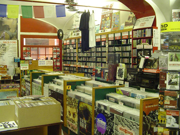 Vai nei negozi di dischi: Disco d'oro, Bologna