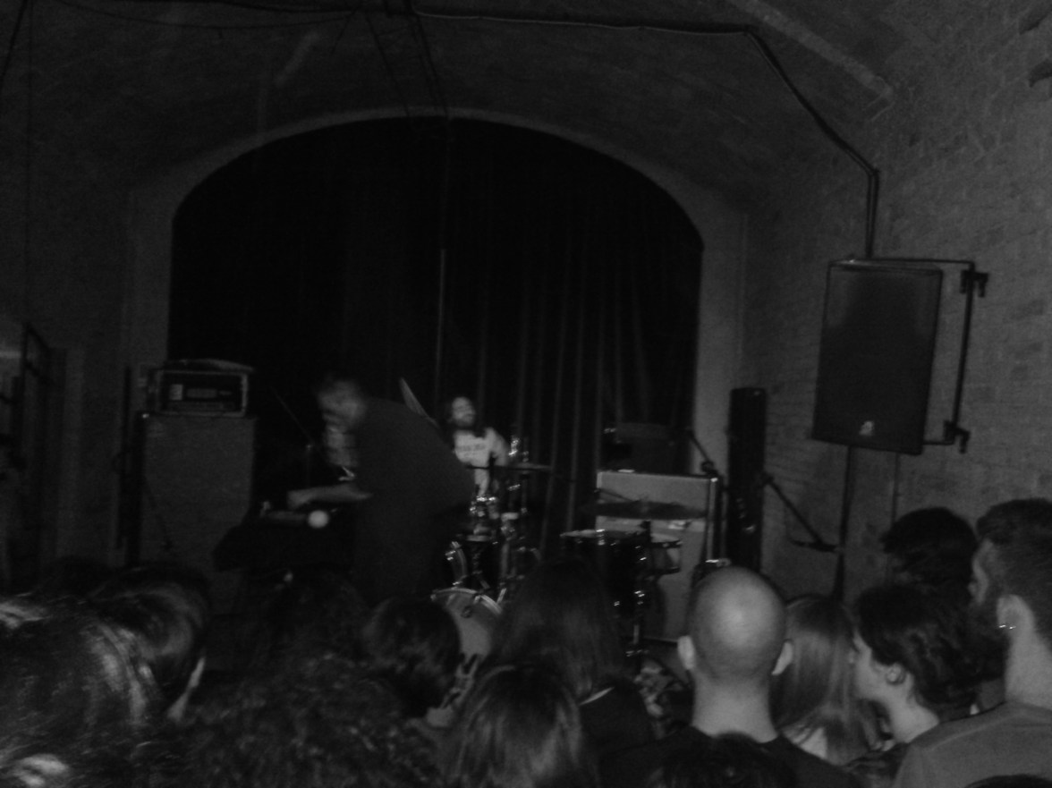 Johnny Mox a Correggio (col batterista)