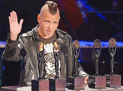 Eddie Vedder con la cresta (2002)