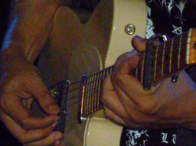 598737_329380133803298_1012274341_n