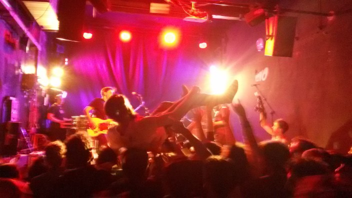 gazebo al covo per la festa dei dieci anni di to lose la track