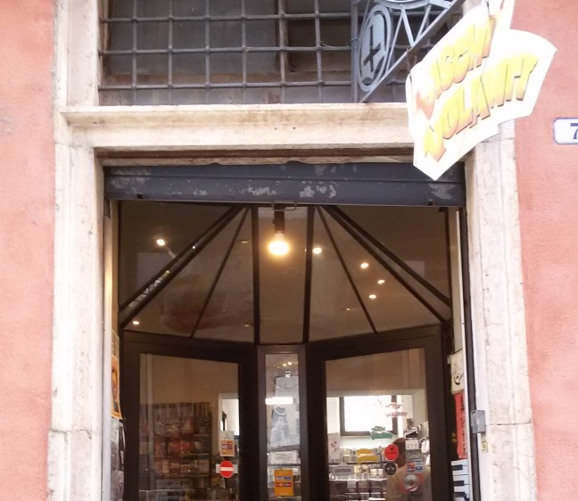 dischi volanti verona via fama 7